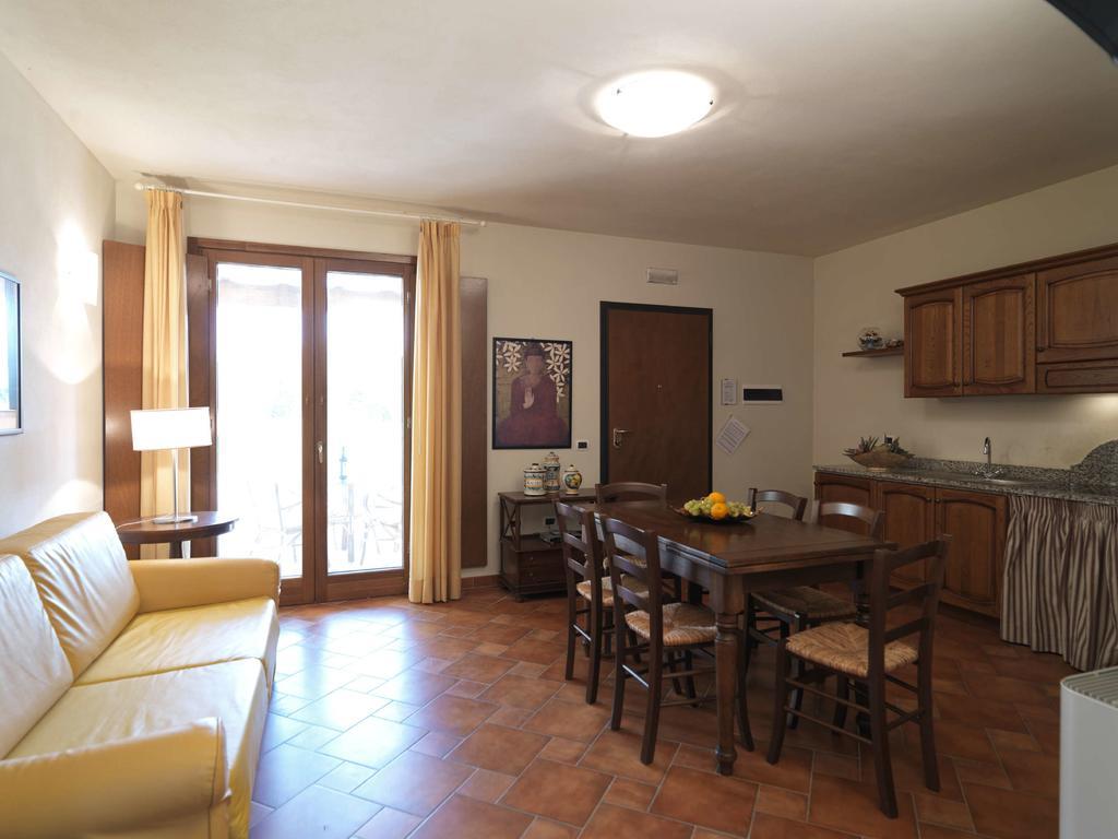 Le Corti Del Sole Residence Venturina Terme Exterior foto