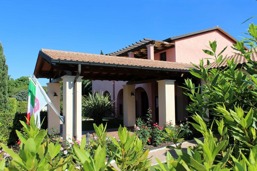 Le Corti Del Sole Residence Venturina Terme Exterior foto
